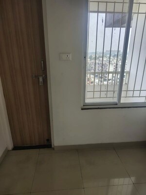 Room in 2 BHK Apartment at Mihan – for Rent