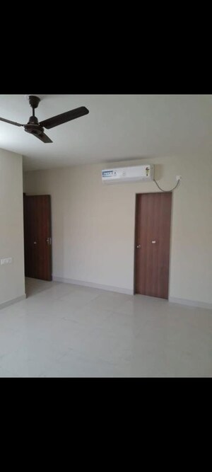Room in 2 BHK Apartment at Mihan – for Rent