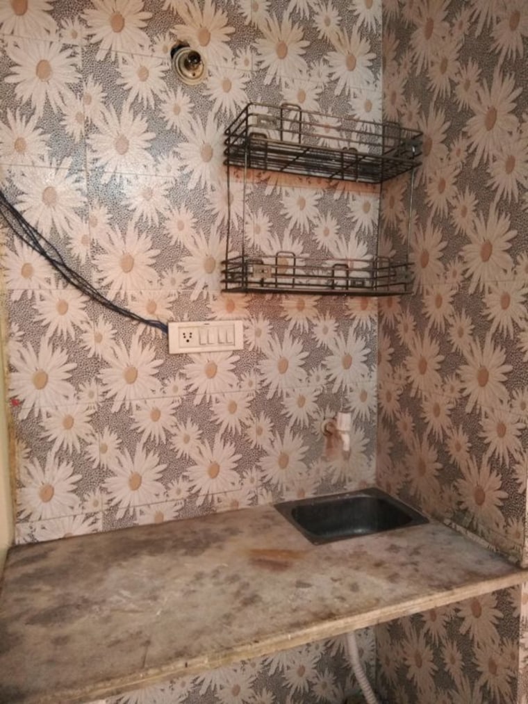 Living Room, outram lines 1 RK 250 Sq.Ft. Builder Floor In Outram Lines Delhi 10164069