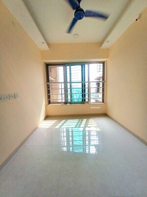 Room in 3 BHK Apartment at Chandak Ideal, Juhu – for Rent