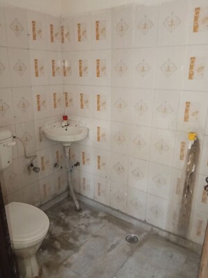 Bathroom in 1 RK Builder Floor at Mukherjee Nagar – for Rent
