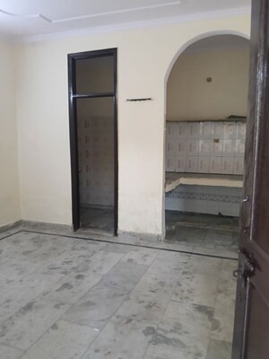 1 RK Builder Floor For Rent in Mukherjee Nagar
