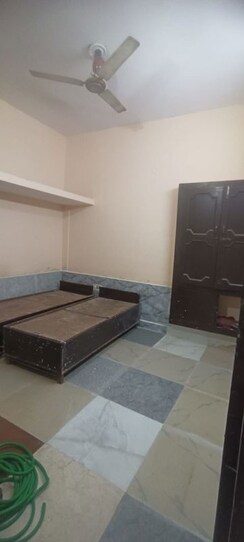 2 BHK Builder Floor For Rent in Mukherjee Nagar