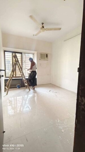 Room in 2 BHK Apartment at Evershine Cosmic, Andheri West – for Rent