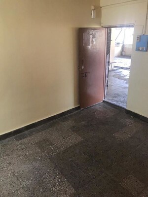 Room in 2 BHK Apartment at Hubtown Greenwoods, Vartak Nagar – for Rent