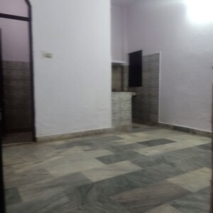 Room in 1 RK Builder Floor at Mukherjee Nagar – for Rent