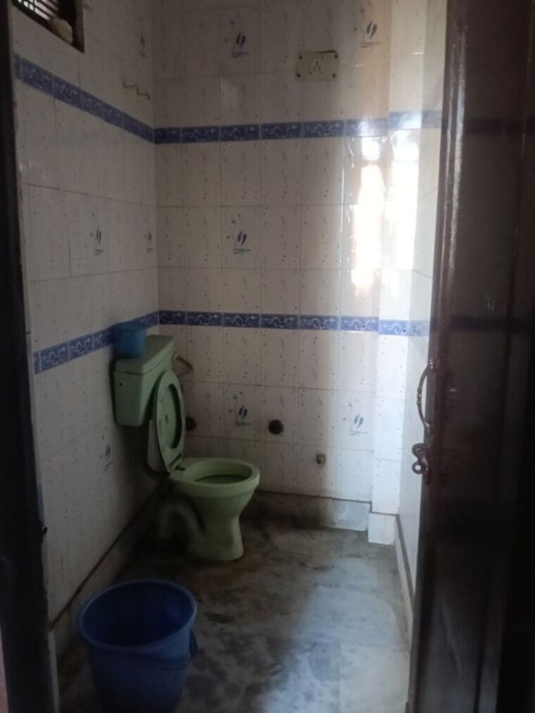 Bathroom, hakikat nagar 1 RK 325 Sq.Ft. Builder Floor In Hakikat Nagar Delhi 10164082
