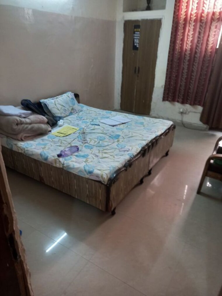 Bedroom, outram lines Studio 330 Sq.Ft. Builder Floor In Outram Lines Delhi 10164084