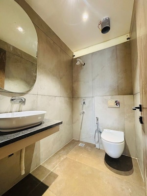 Bathroom in 3 BHK Builder Floor at BPTP Green Oaks, Sector 70a – for Sale