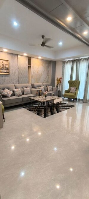 Gym in 3 BHK Builder Floor at BPTP Green Oaks, Sector 70a – for Sale