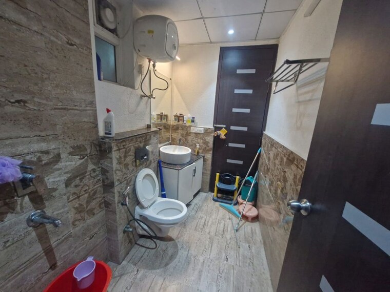 Bathroom, gaur-sportswood 3.5 Bedroom 2280 Sq.Ft. Apartment In Sector 79 Noida 10164097