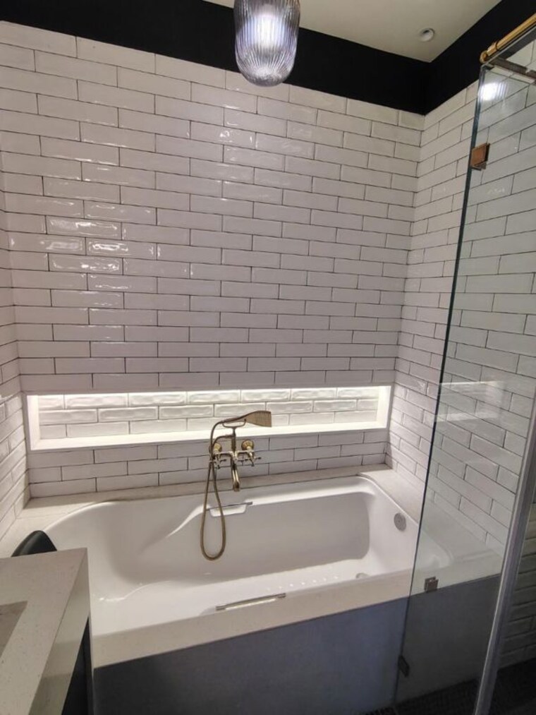 Bathroom, lodha-world-one 5 Bedroom 5600 Sq.Ft. Penthouse In Worli Mumbai 10164106