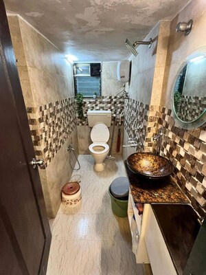 Master Bedroom in 2 BHK Apartment at Andheri West – for Rent