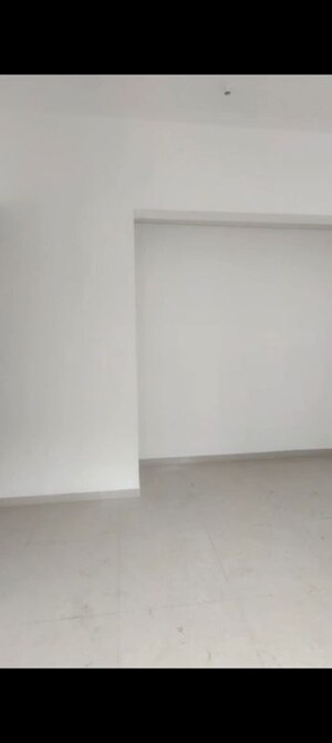 Room in 2 BHK Apartment at Kalpataru Immensa E, Kolshet Road – for Rent