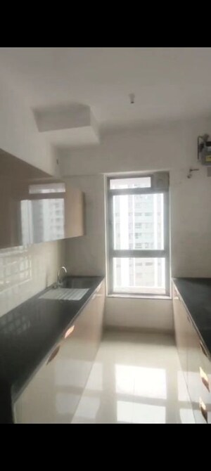 2 BHK Apartment For Rent in Kalpataru Immensa E, Kolshet Road