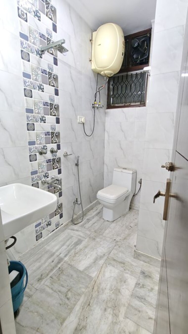 Bathroom, malviya nagar 2 Bedroom 800 Sq.Ft. Builder Floor In Malviya Nagar Delhi 10164175