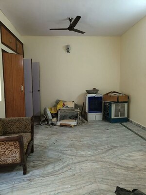 Living Room in 2 BHK Builder Floor at RWA Apartments Sector 26, Sector 26 – for Rent