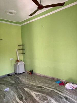 Room in 1 BHK Builder Floor at Dehradun Cantt – for Rent