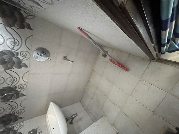 Attached Bathroom, divya-apartments-dayanand-colony 2 Bedroom 900 Sq.Ft. Apartment In Dayanand Colony Gurgaon 10164182