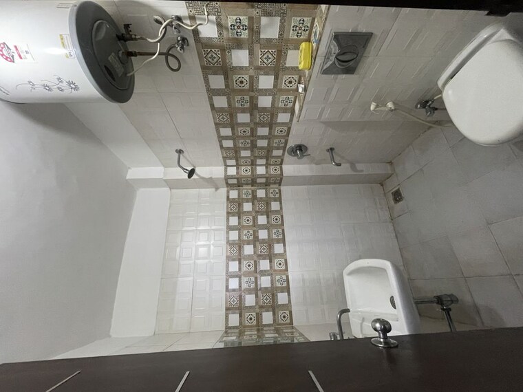 Bathroom, divya-apartments-dayanand-colony 2 Bedroom 900 Sq.Ft. Apartment In Dayanand Colony Gurgaon 10164182