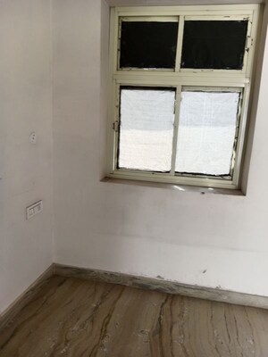 Room in 2 BHK Builder Floor at Sector 6 – for Rent