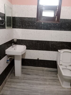 Attached Bathroom in 3 BHK Builder Floor at Sector 18 – for Rent