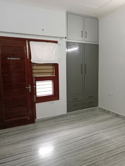 3 BHK + Pooja Room Builder Floor For Rent in Sector 18