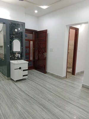 Room in 3 BHK Builder Floor at Sector 18 – for Rent