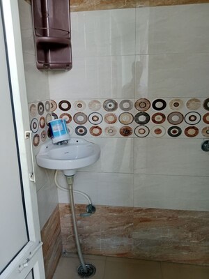Bathroom in 2 BHK Builder Floor at Sector 18 – for Rent