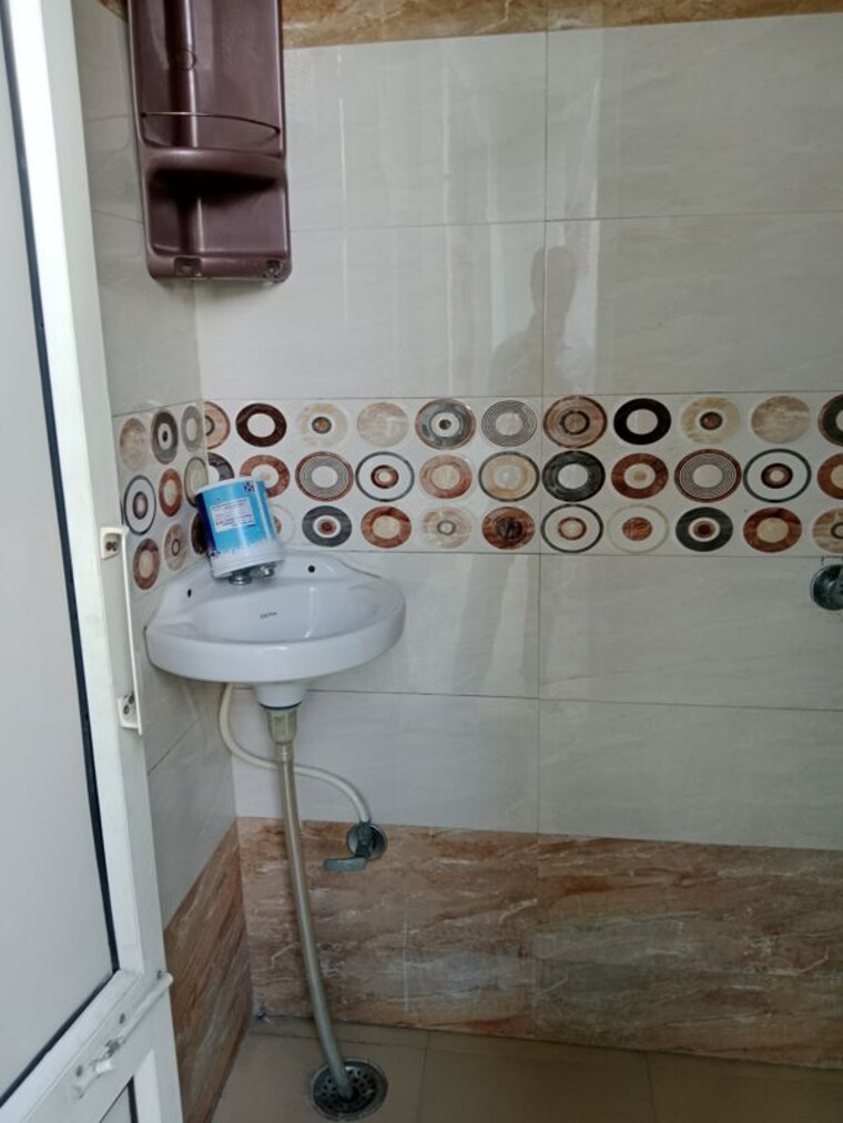 Bathroom, sector 18 2 Bedroom 1321 Sq.Ft. Builder Floor In Sector 18 Panipat 10164191