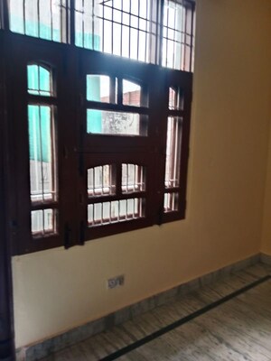 Room in 2 BHK Builder Floor at Sector 18 – for Rent