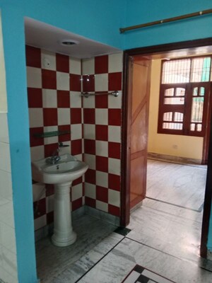 Bathroom in 2 BHK Builder Floor at Sector 18 – for Rent