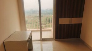 Room in 2 BHK Apartment at Mahagun Mantra II, Sector 10 Greater Noida – for Rent