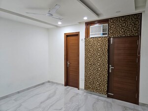 Bedroom in 6+ BHK Villa at RWA Apartments Sector 39, Sector 39 – for Rent