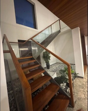 Staircase in 6+ BHK Villa at RWA Apartments Sector 39, Sector 39 – for Rent