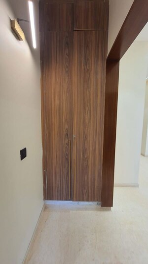 Furnished Amenities in 5 BHK Builder Floor at Malviya Nagar – for Sale