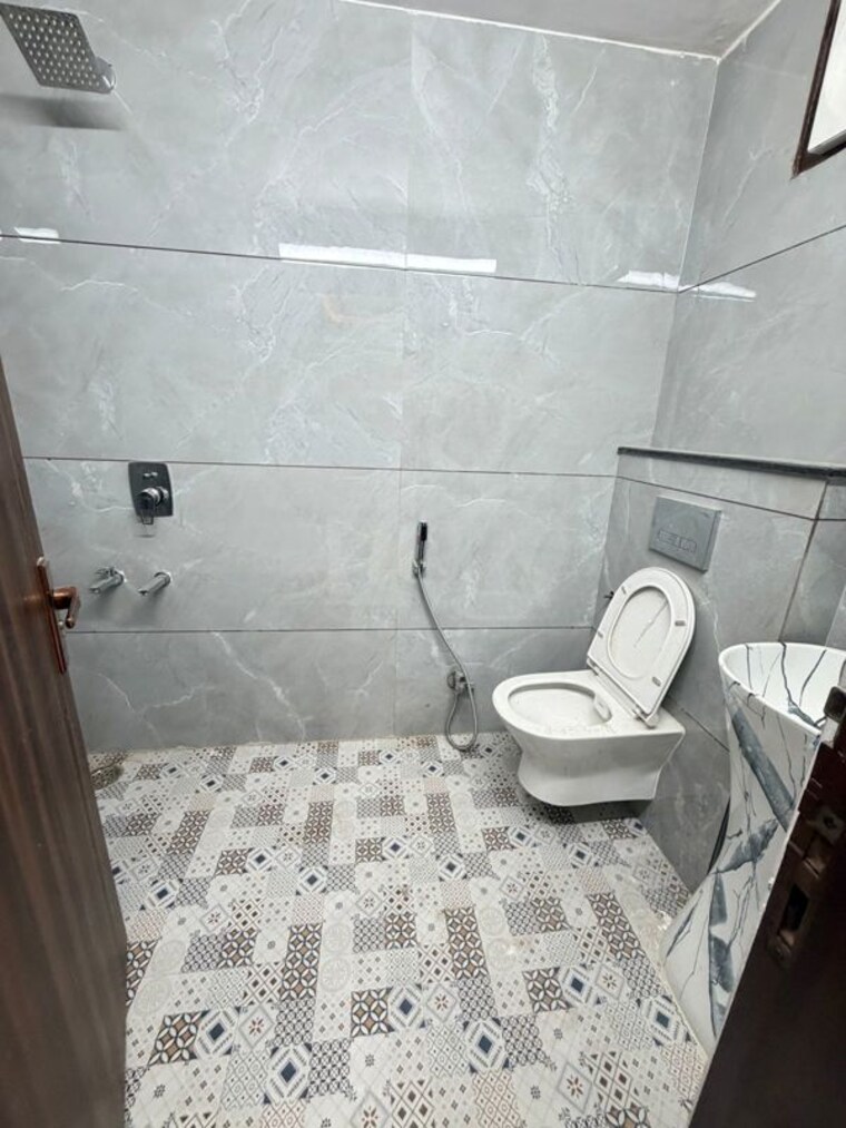 Bathroom, dwarka mor 3 Bedroom 950 Sq.Ft. Builder Floor In Dwarka Mor Delhi 10164207