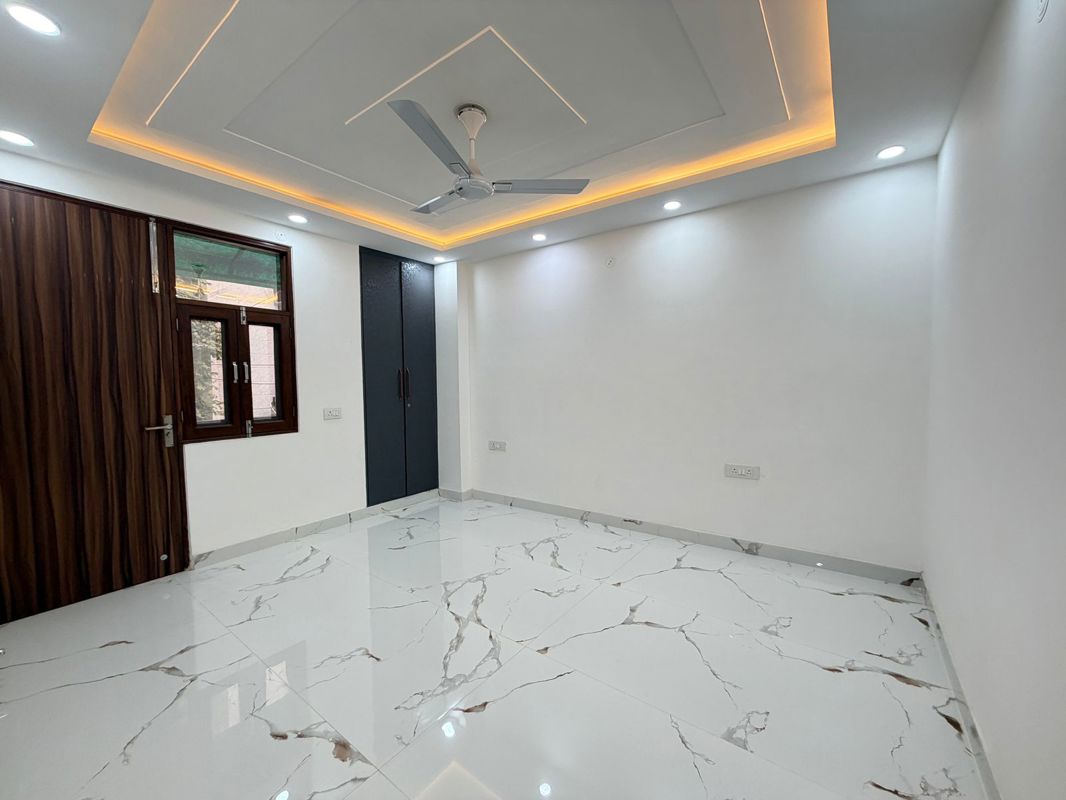 3 BHK + Pooja Room,Servant Room,Study Room,Extra Room Builder Floor For Rent in Dwarka Mor