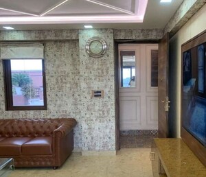 Living Room in 3 BHK Apartment at Hazratganj – for Rent