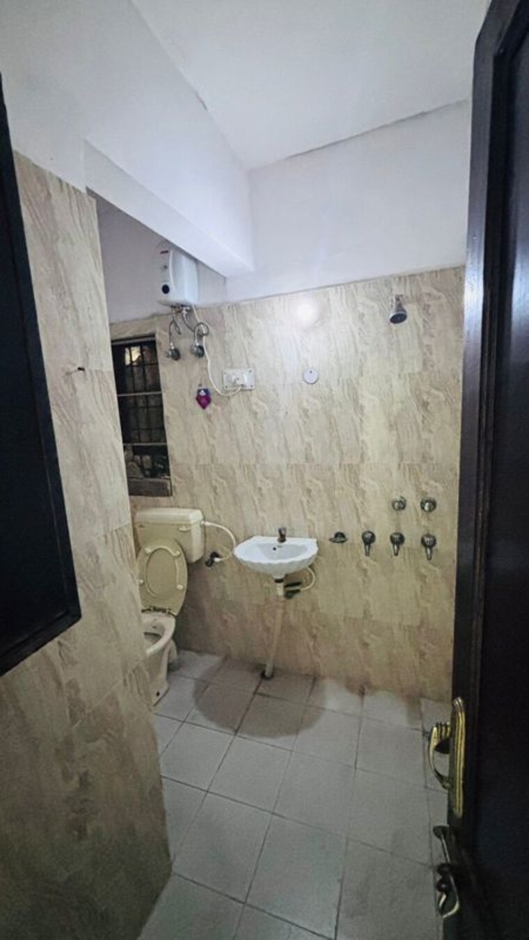 Bathroom, tulip-mall 2 Bedroom 950 Sq.Ft. Builder Floor In Sector 46 Noida 10164209