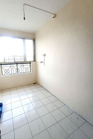 Room in 2 BHK Builder Floor at Suryapuram Apartments, Sinhagad Road – for Rent