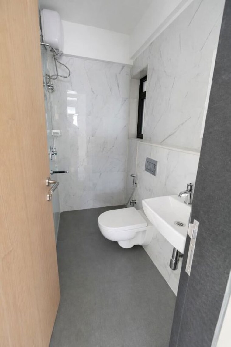 Bathroom, lodha-versova 3 Bedroom 900 Sq.Ft. Apartment In Versova Mumbai 10164235