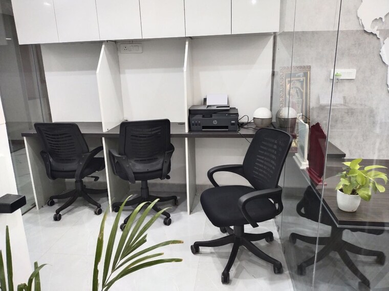 Team Area, alphathum Commercial Office Space 1064 Sq.Ft. In Sector 90 Noida 10164236