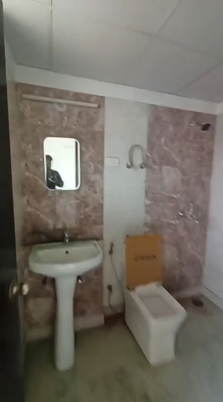 Bathroom, palm-marina-suites 2 Bedroom 860 Sq.Ft. Apartment In Nh 24 Ghaziabad 10164246