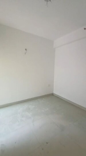 Bedroom in 2 BHK Apartment at Palm Marina Suites, Nh 24 – for Rent