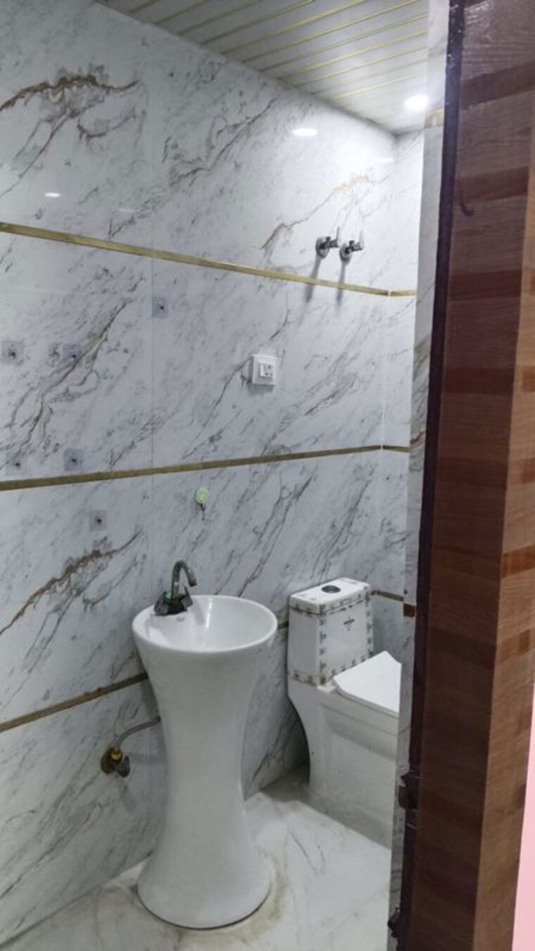 Bathroom, ashoka-ncr-green-extension 2 Bedroom 850 Sq.Ft. Builder Floor In Sector 1 Greater Noida Greater Noida 10164258