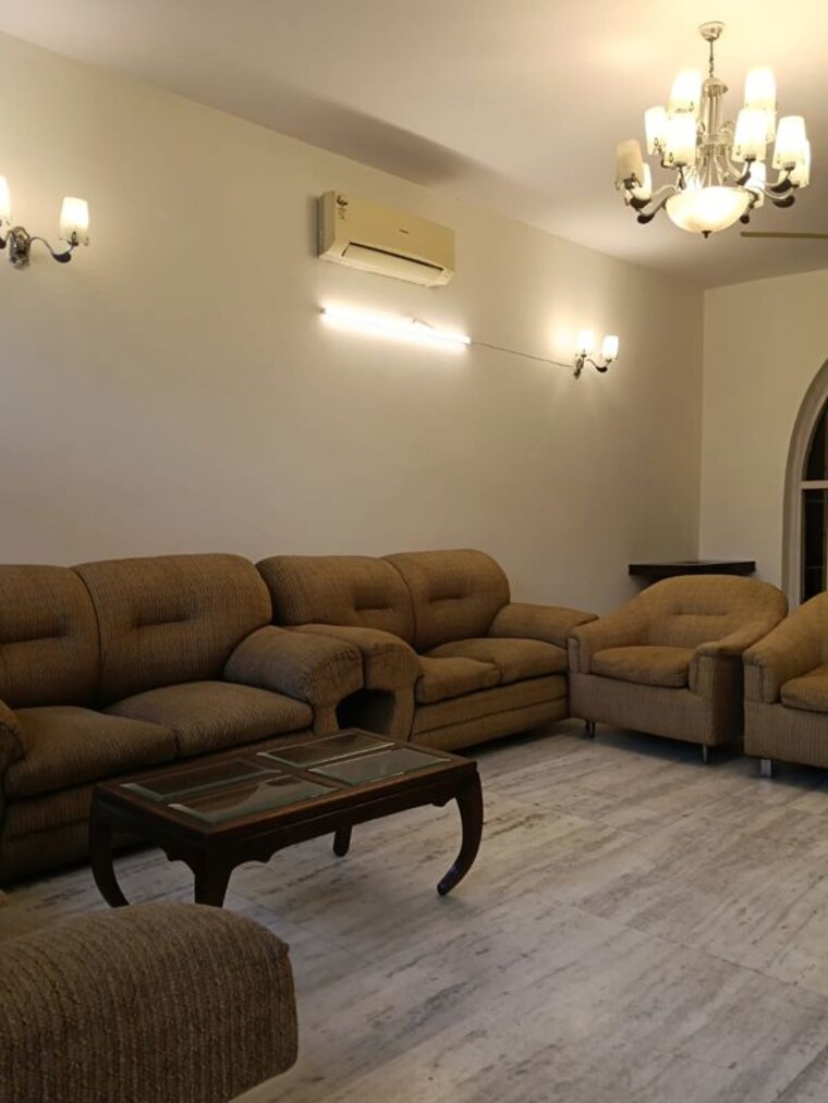 Living Room, pamposh enclave 3 Bedroom 260 Sq.Yd. Builder Floor In Pamposh Enclave Delhi 10164266