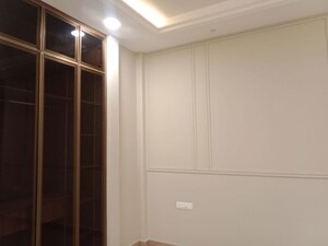 Room in 3 BHK Builder Floor at Greater Kailash I – for Rent