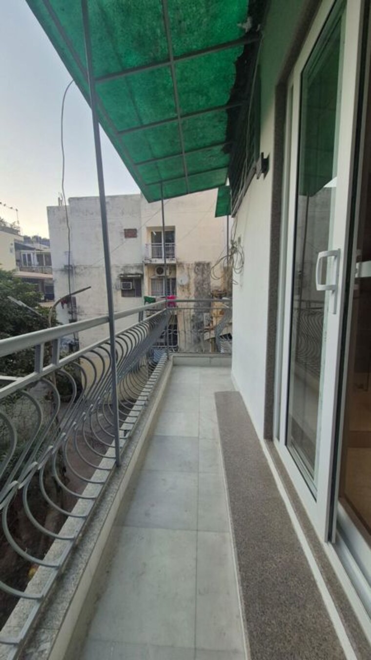 Balcony, vasant kunj 3 Bedroom 1800 Sq.Ft. Apartment In Vasant Kunj Delhi 10164305