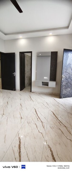 Room in 4 BHK Independent House at RWA Apartments Sector 116, Sector 116 – for Rent